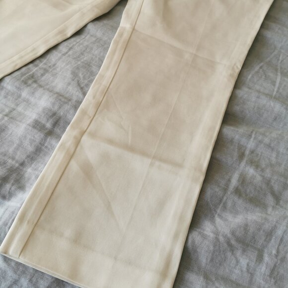 White trousers - Picture 8 of 9